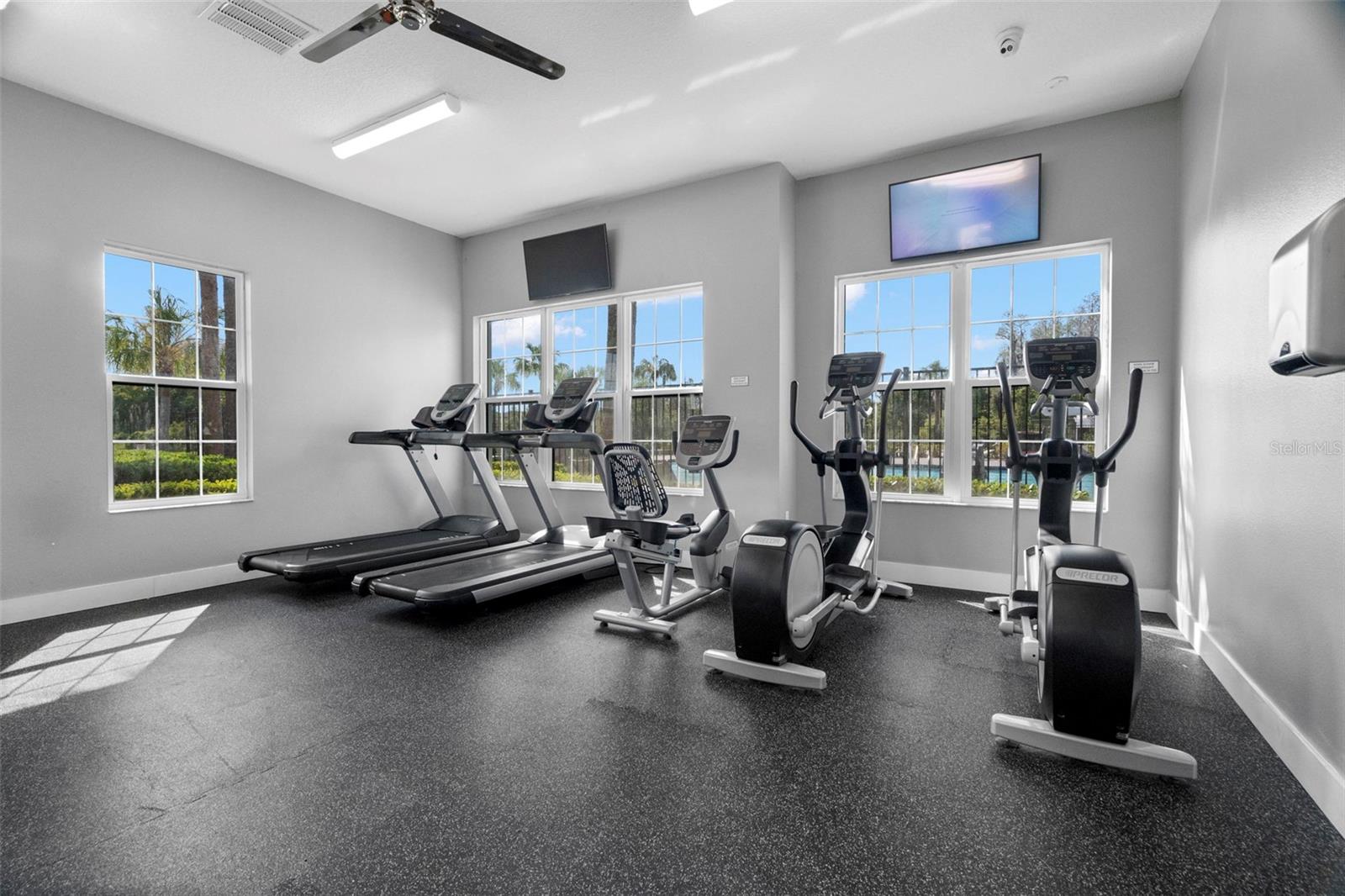 1843 ODIORNE POINT LN, WESLEY CHAPEL, FL, 33543