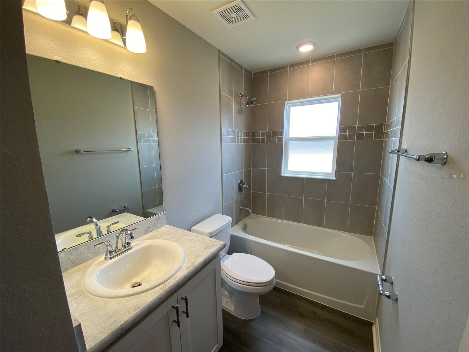 1304 MOUNTAIN FLOWER LN, DAVENPORT, FL, 33837