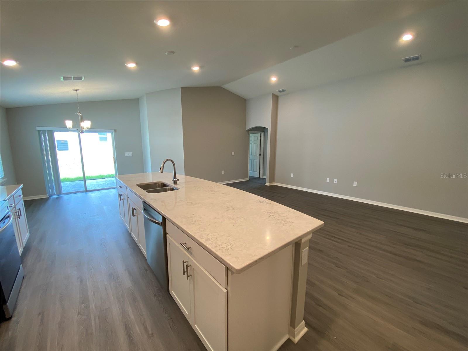 1304 MOUNTAIN FLOWER LN, DAVENPORT, FL, 33837