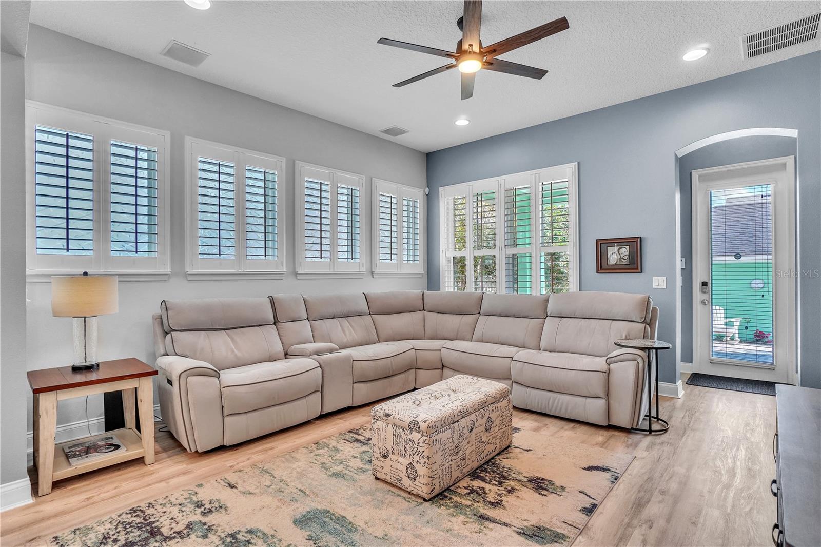 8340 LAUREATE BLVD, ORLANDO, FL, 32827