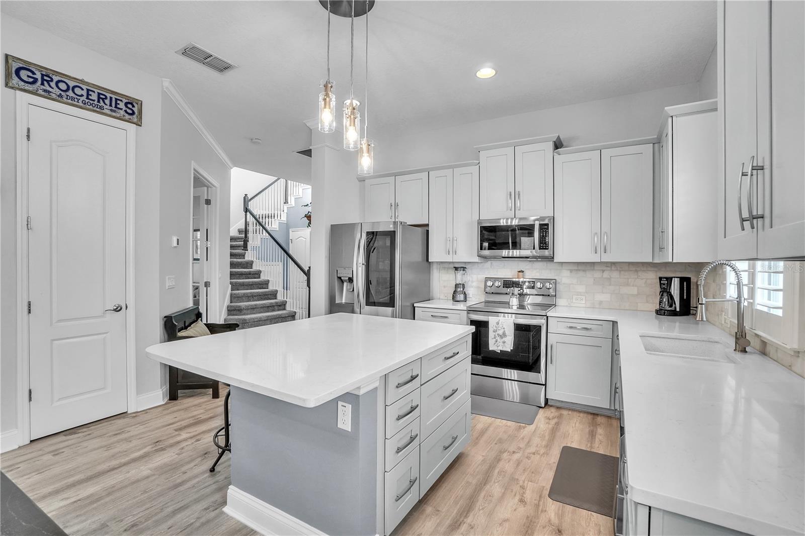 8340 LAUREATE BLVD, ORLANDO, FL, 32827