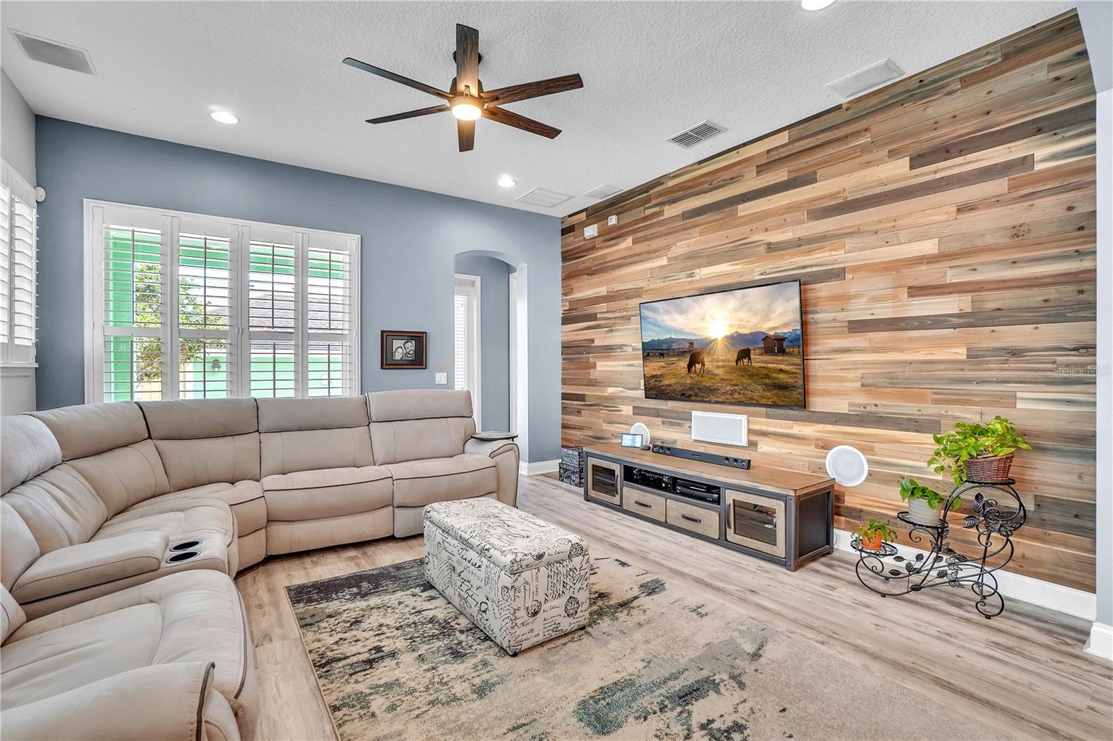 8340 LAUREATE BLVD, ORLANDO, FL, 32827