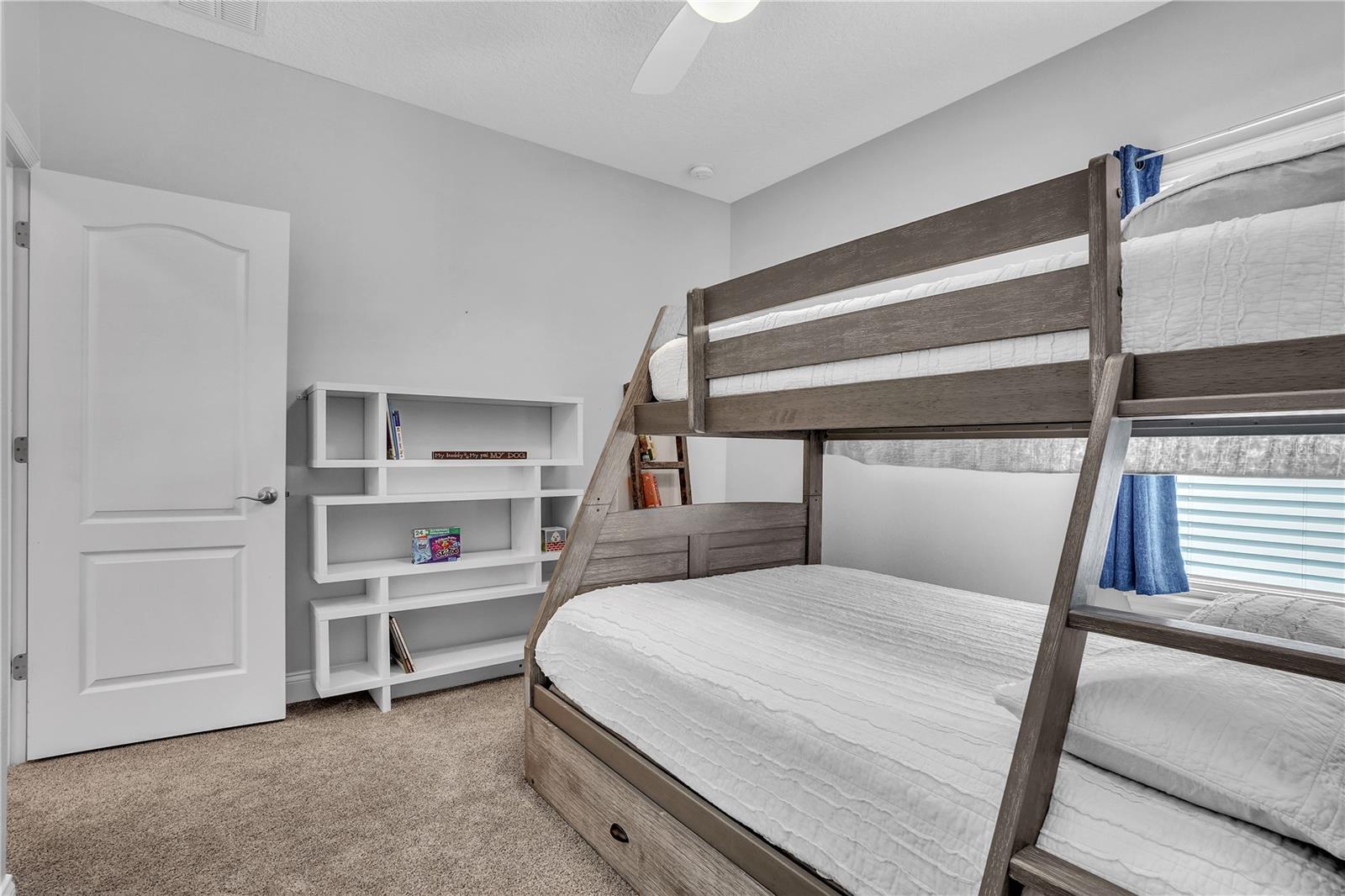 8340 LAUREATE BLVD, ORLANDO, FL, 32827