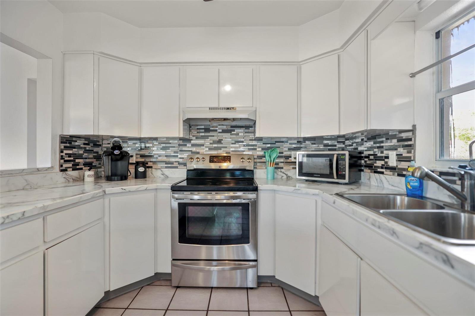 2861 PINELLAS POINT DR S, ST PETERSBURG, FL, 33712