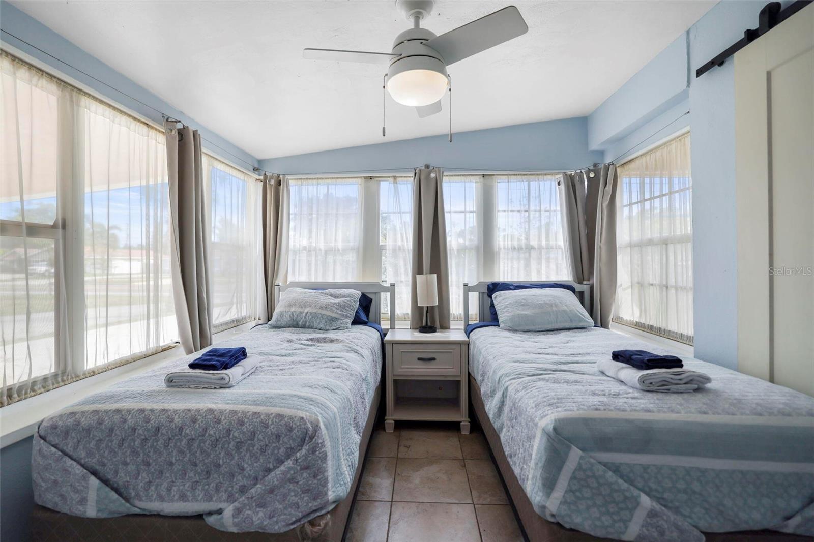 2861 PINELLAS POINT DR S, ST PETERSBURG, FL, 33712