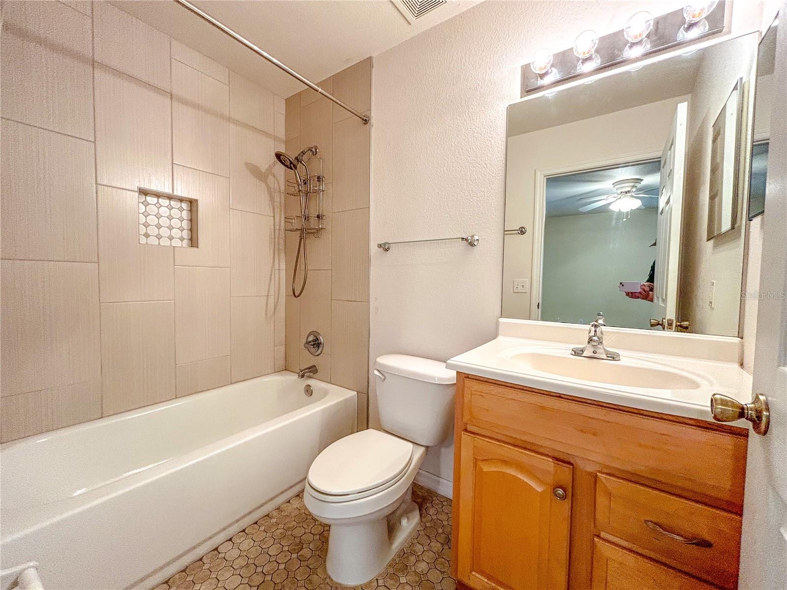 2042 NW 33RD AVE, GAINESVILLE, FL, 32605