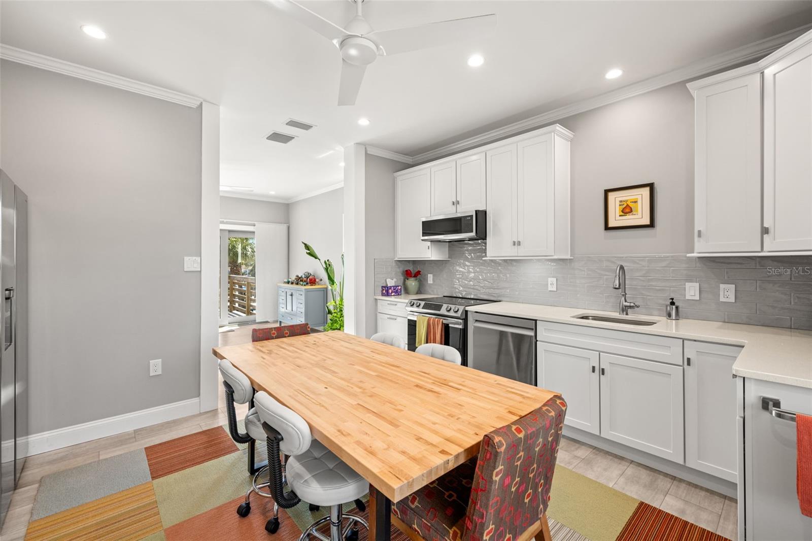 1827 VENETIAN POINT DR, CLEARWATER, FL, 33755