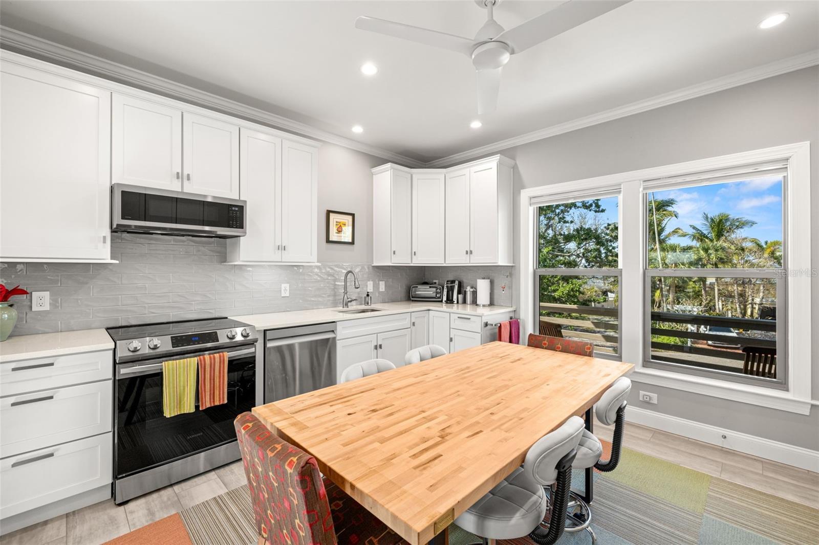 1827 VENETIAN POINT DR, CLEARWATER, FL, 33755