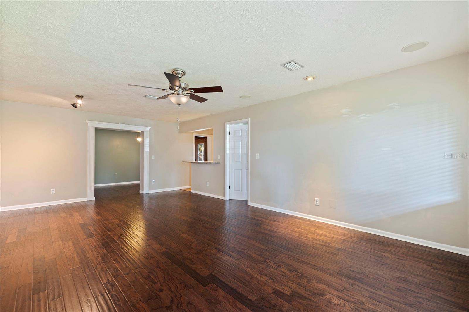 1572 84TH AVE N, ST PETERSBURG, FL, 33702