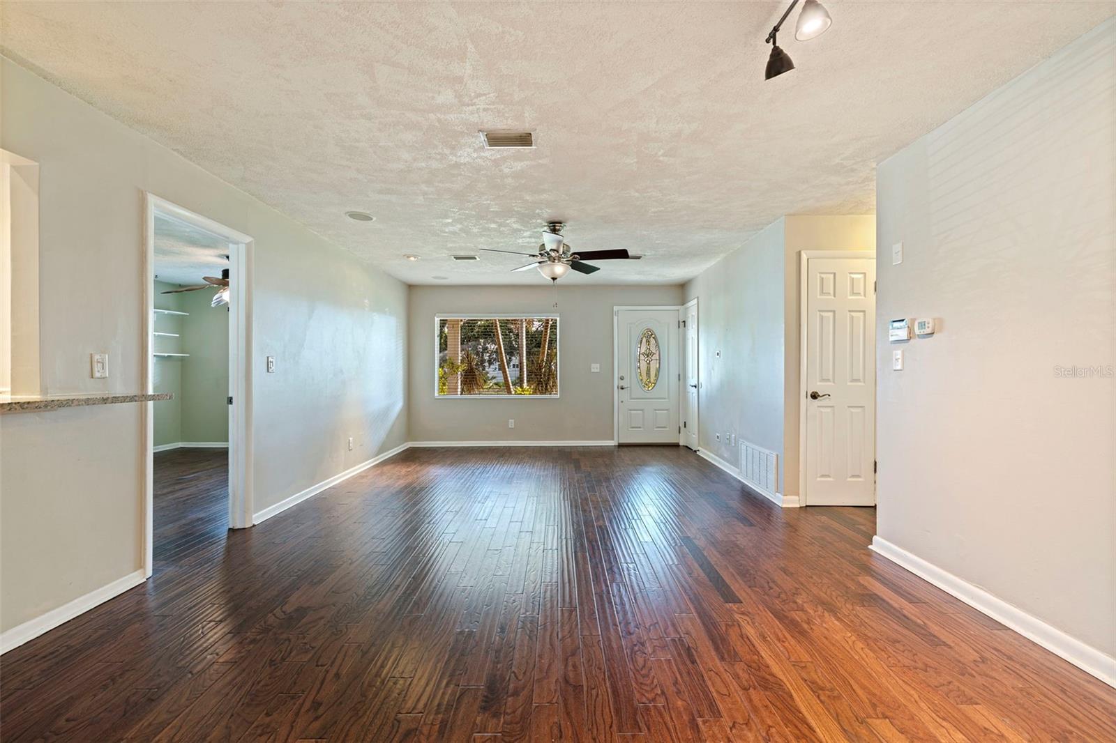 1572 84TH AVE N, ST PETERSBURG, FL, 33702