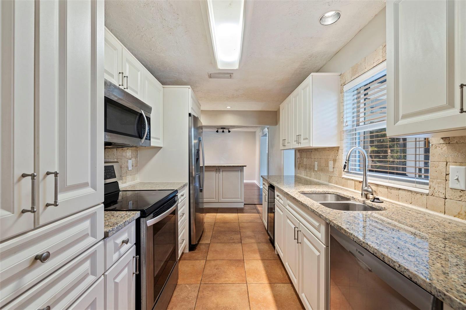 1572 84TH AVE N, ST PETERSBURG, FL, 33702