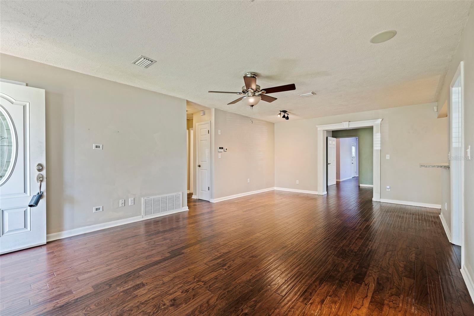 1572 84TH AVE N, ST PETERSBURG, FL, 33702