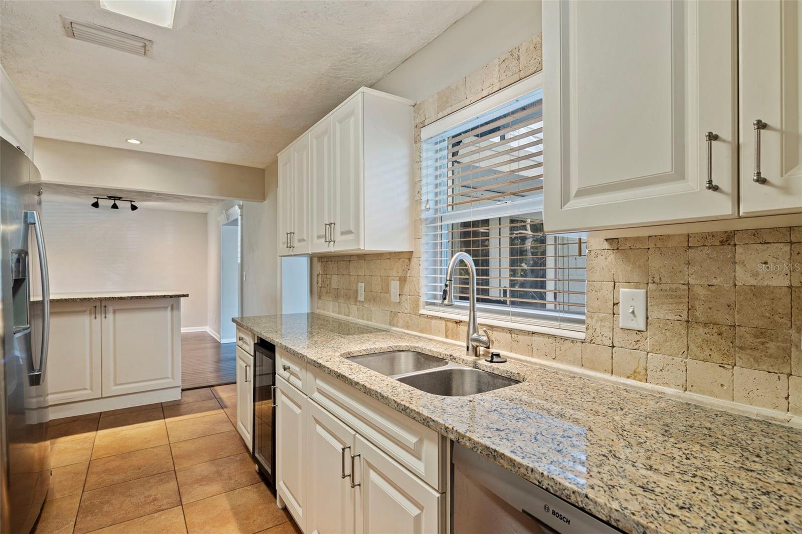 1572 84TH AVE N, ST PETERSBURG, FL, 33702