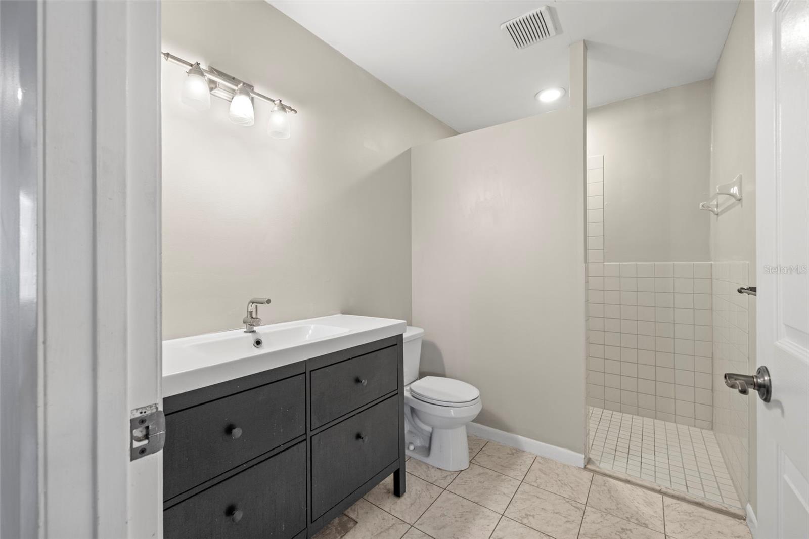 1572 84TH AVE N, ST PETERSBURG, FL, 33702