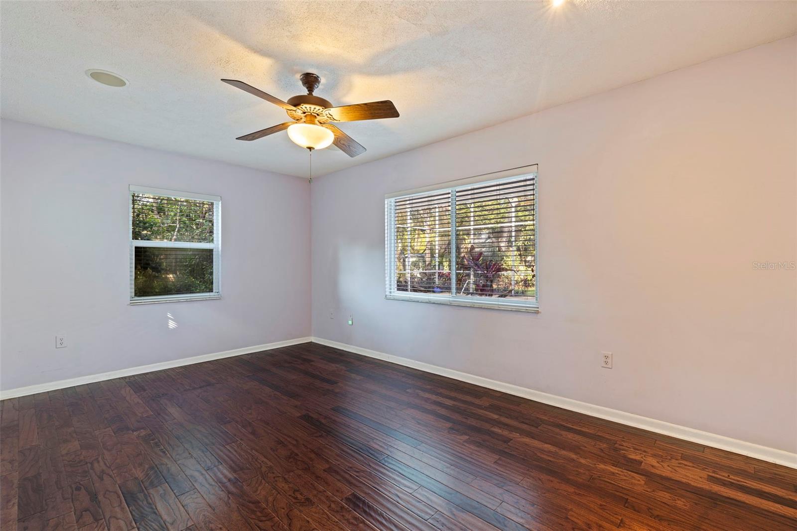 1572 84TH AVE N, ST PETERSBURG, FL, 33702