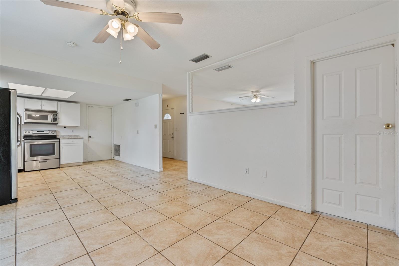 303 E FLORAL AVE, EUSTIS, FL, 32726