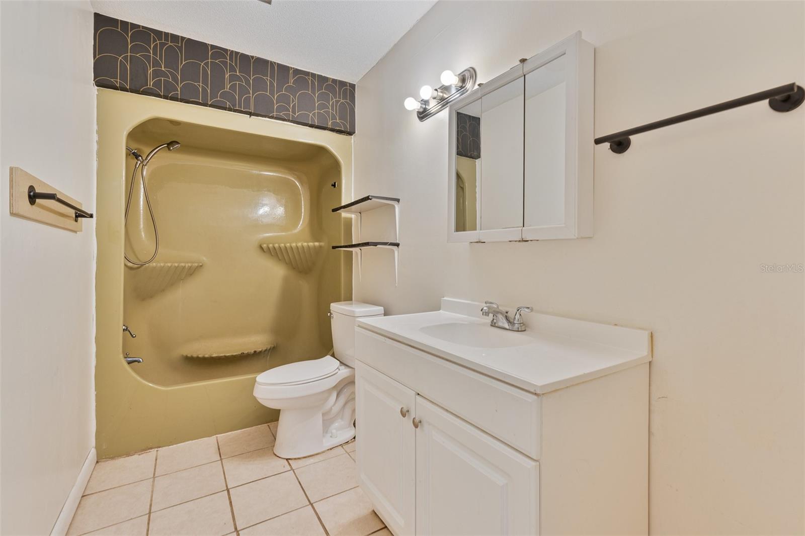 303 E FLORAL AVE, EUSTIS, FL, 32726