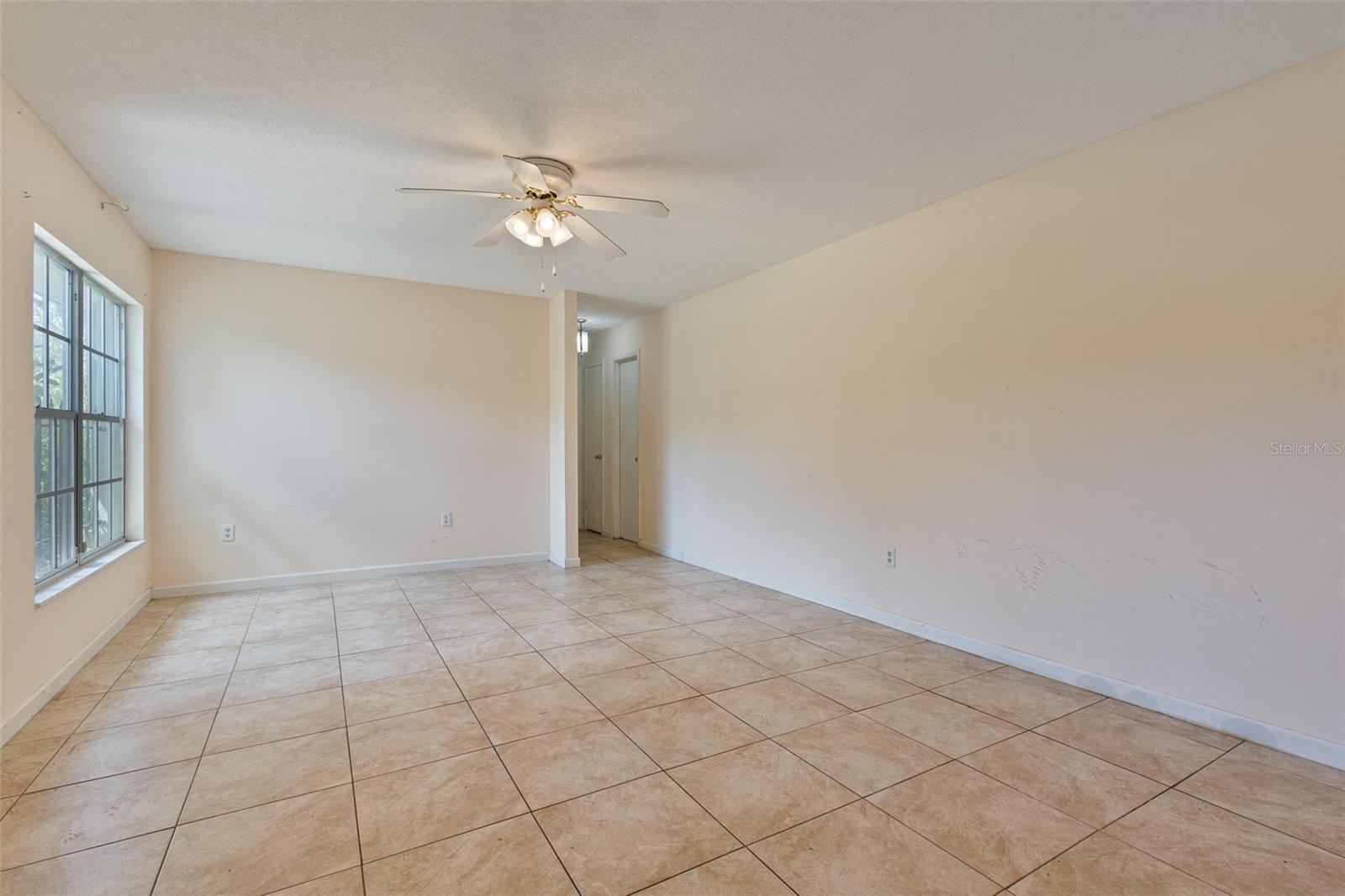 303 E FLORAL AVE, EUSTIS, FL, 32726