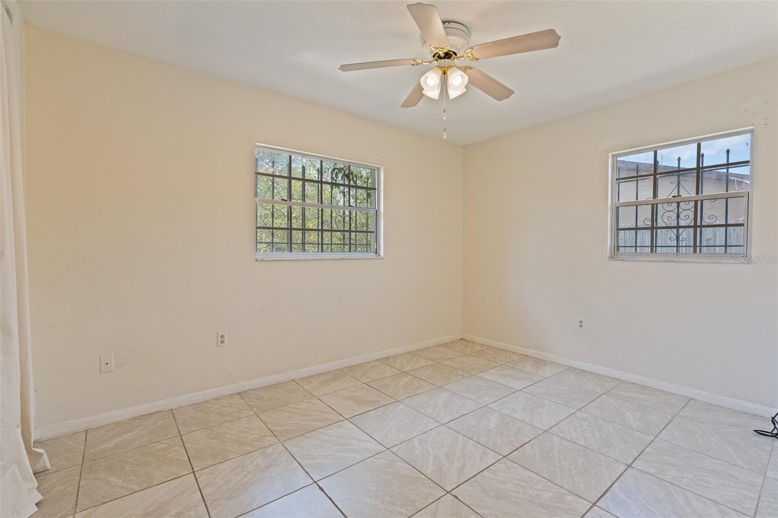 303 E FLORAL AVE, EUSTIS, FL, 32726