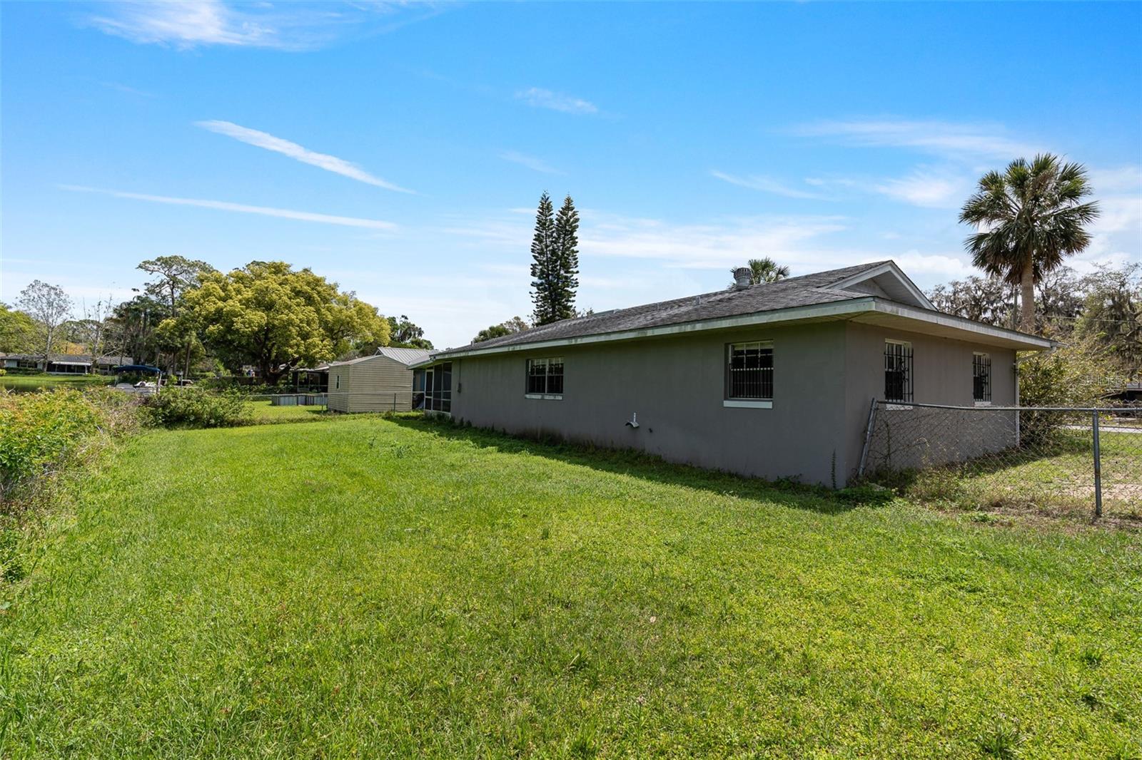 303 E FLORAL AVE, EUSTIS, FL, 32726