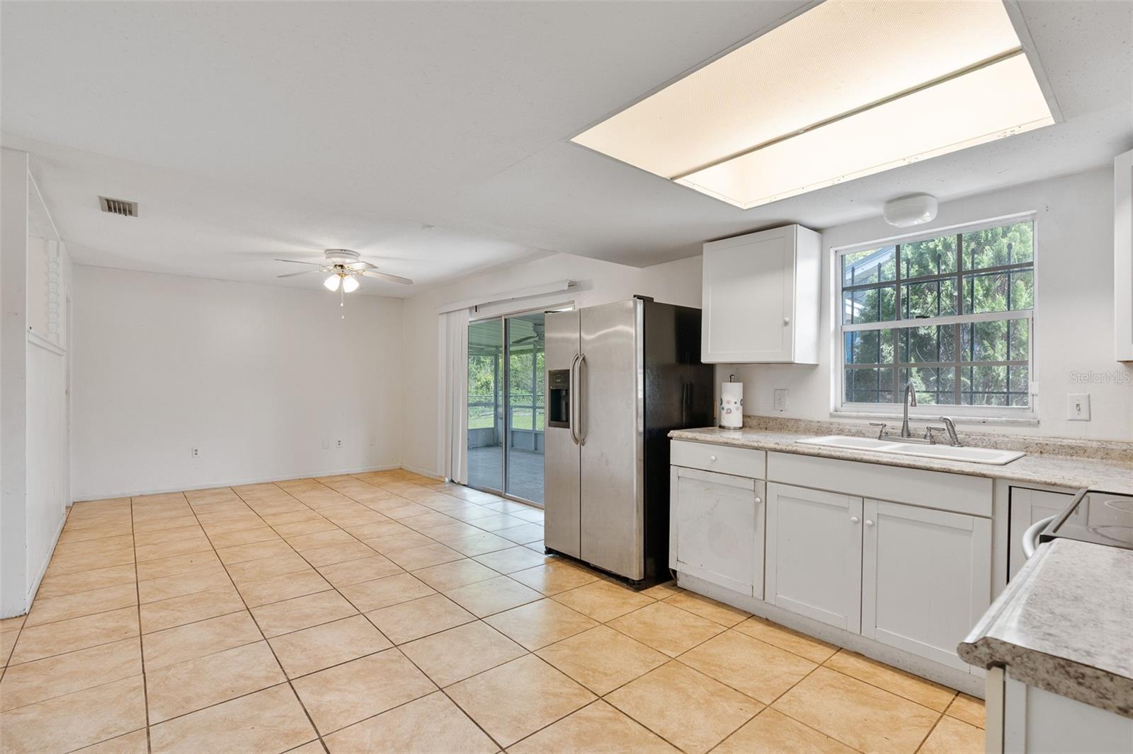 303 E FLORAL AVE, EUSTIS, FL, 32726