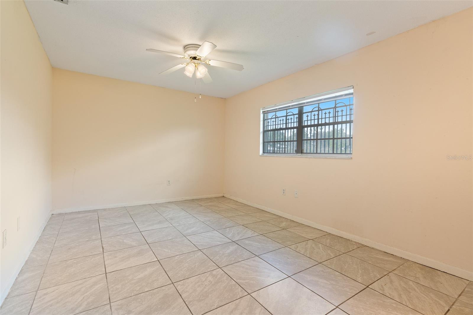 303 E FLORAL AVE, EUSTIS, FL, 32726