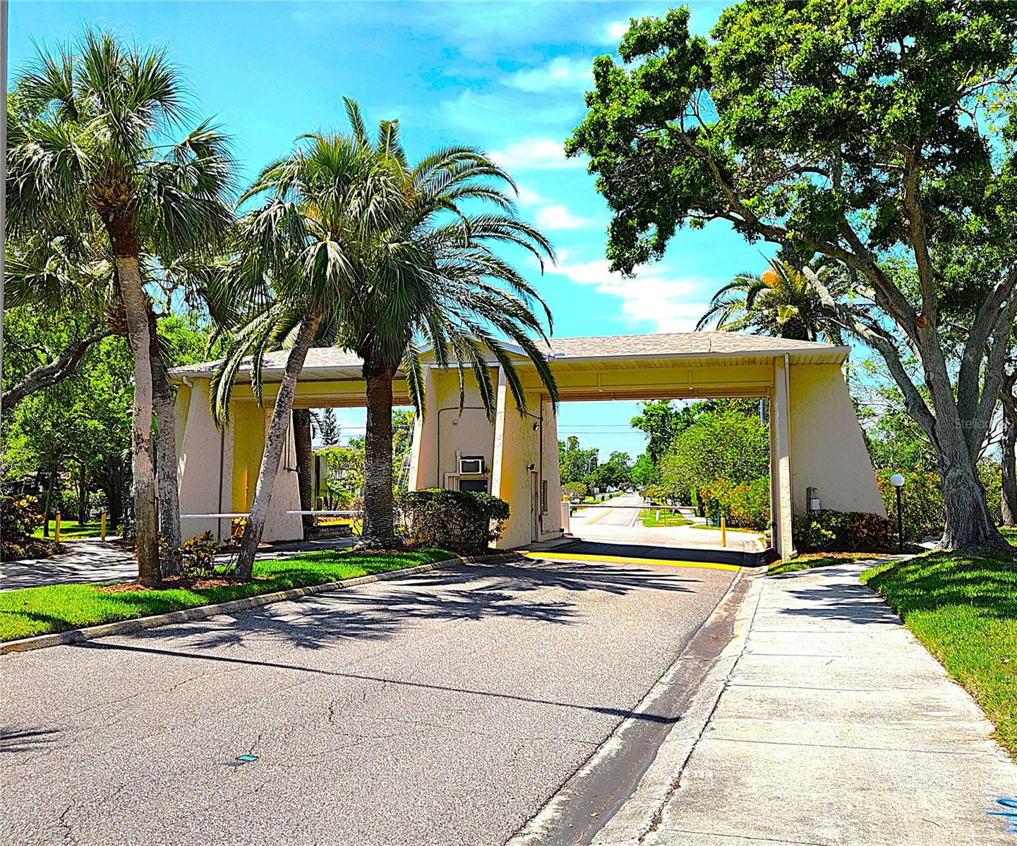 9950 62ND TER N #302, ST PETERSBURG, FL, 33708