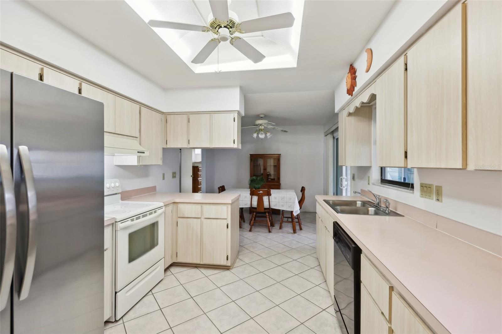 2301 BONNIE VIEW CT, LEESBURG, FL, 34788