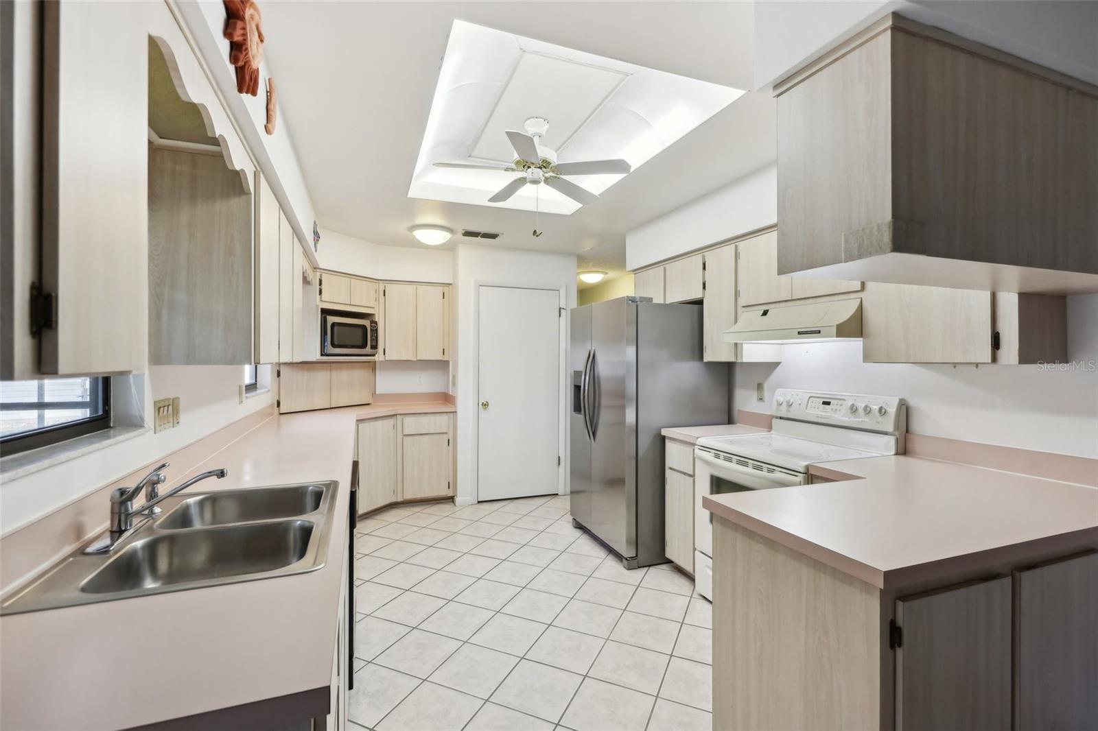 2301 BONNIE VIEW CT, LEESBURG, FL, 34788