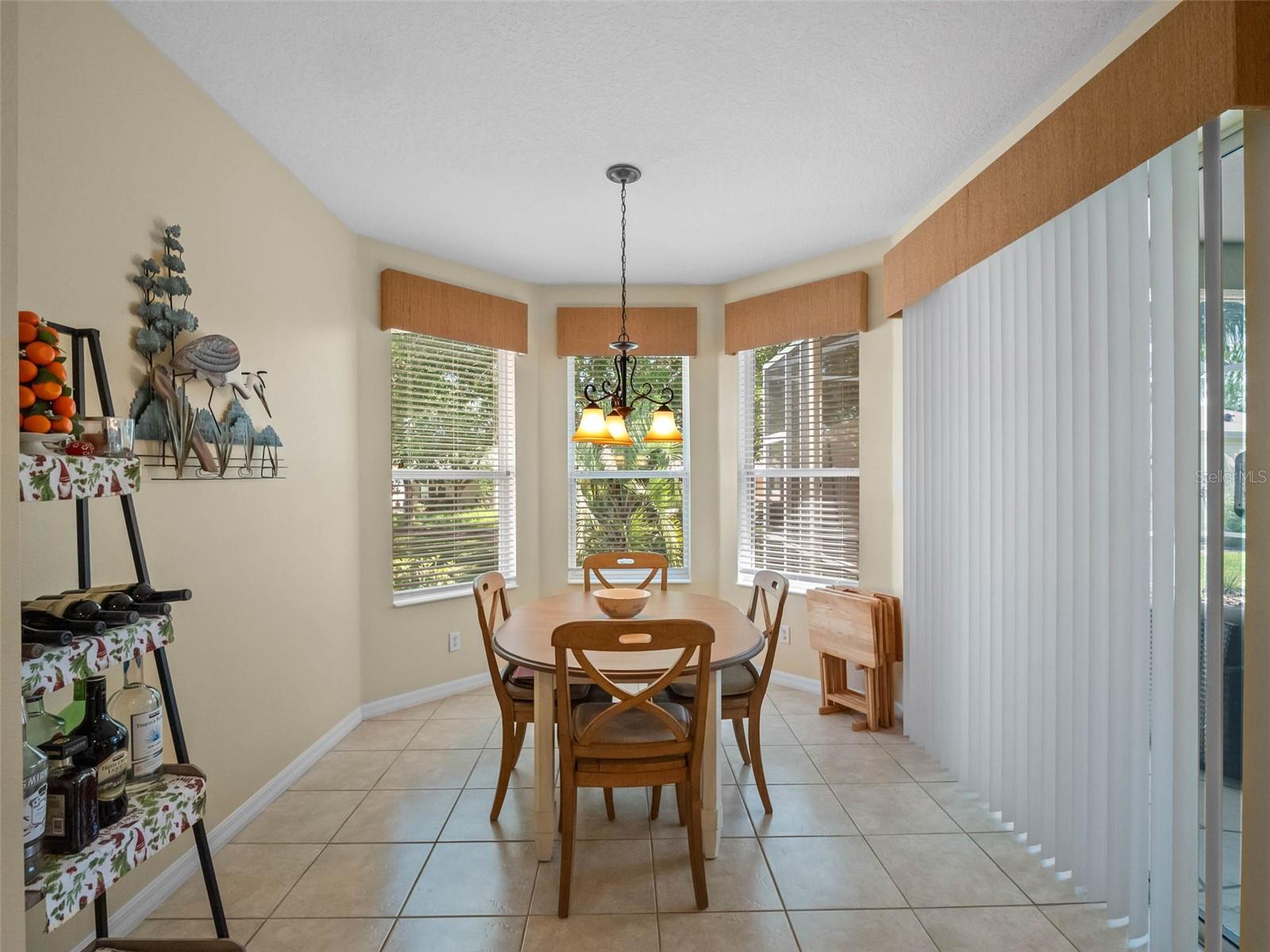 20504 QUEEN ALEXANDRA DR, LEESBURG, FL, 34748