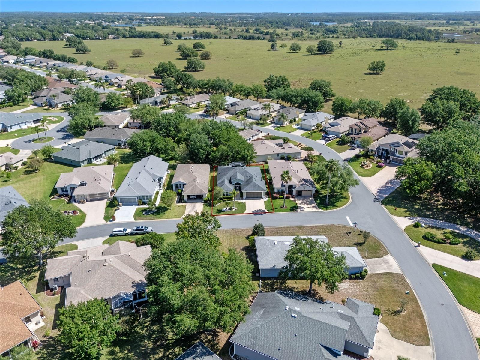20504 QUEEN ALEXANDRA DR, LEESBURG, FL, 34748