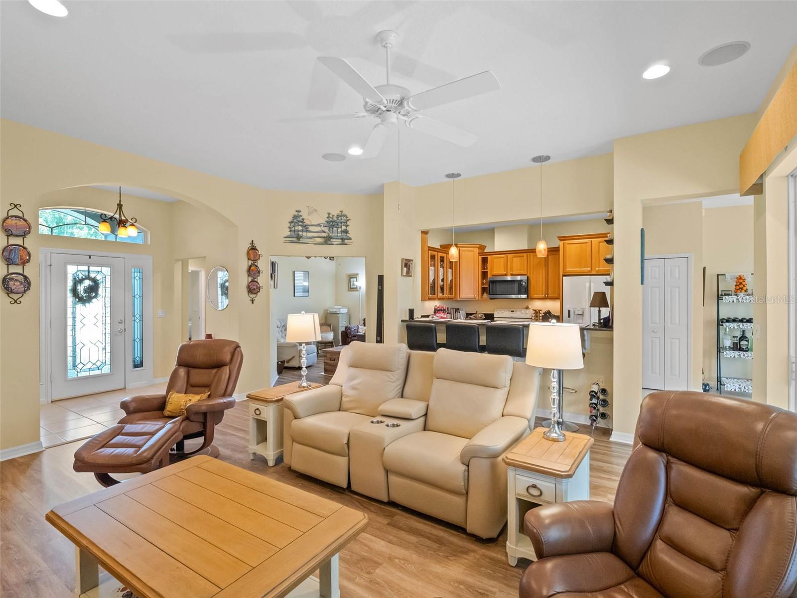 20504 QUEEN ALEXANDRA DR, LEESBURG, FL, 34748