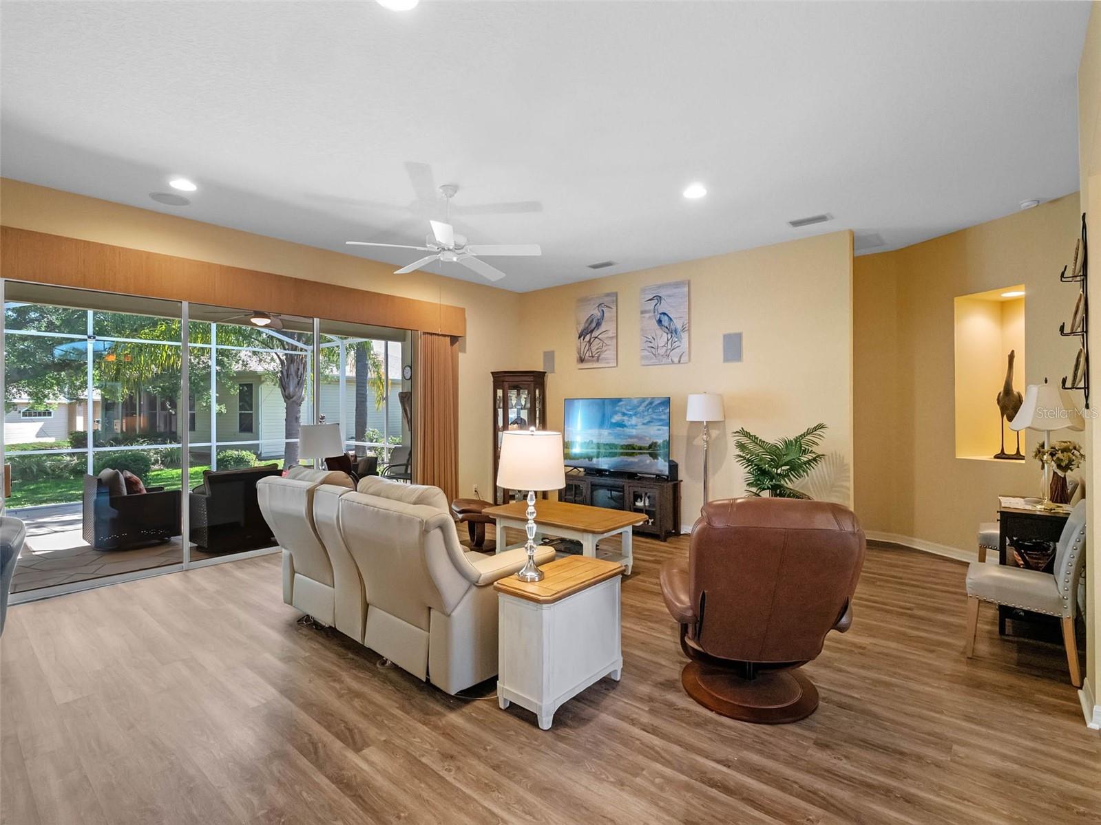 20504 QUEEN ALEXANDRA DR, LEESBURG, FL, 34748