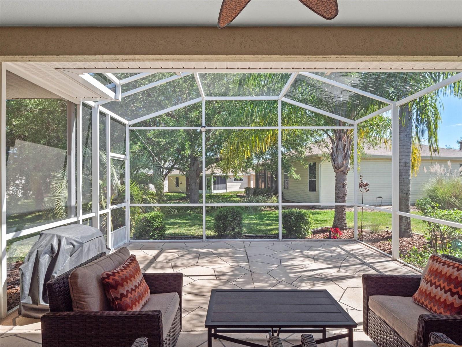 20504 QUEEN ALEXANDRA DR, LEESBURG, FL, 34748