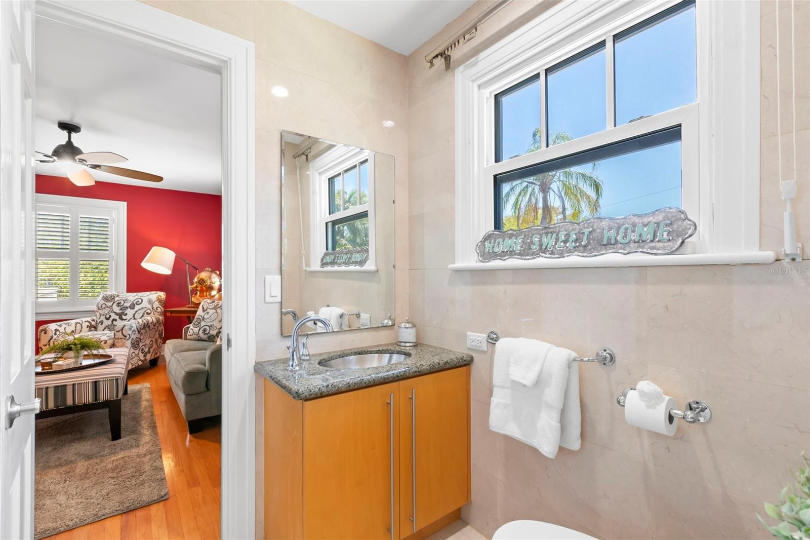 556 21ST AVE NE, ST PETERSBURG, FL, 33704