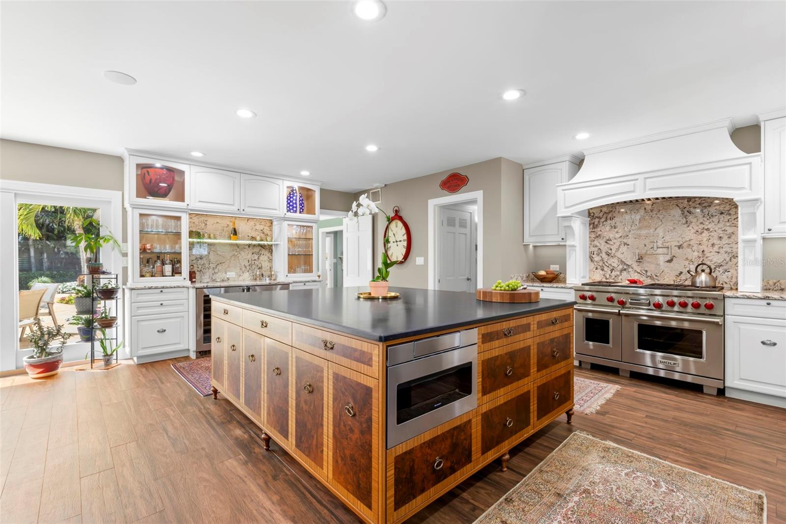 556 21ST AVE NE, ST PETERSBURG, FL, 33704