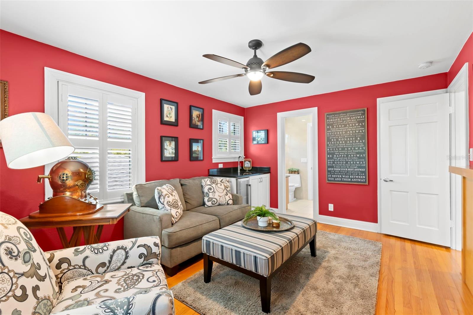 556 21ST AVE NE, ST PETERSBURG, FL, 33704