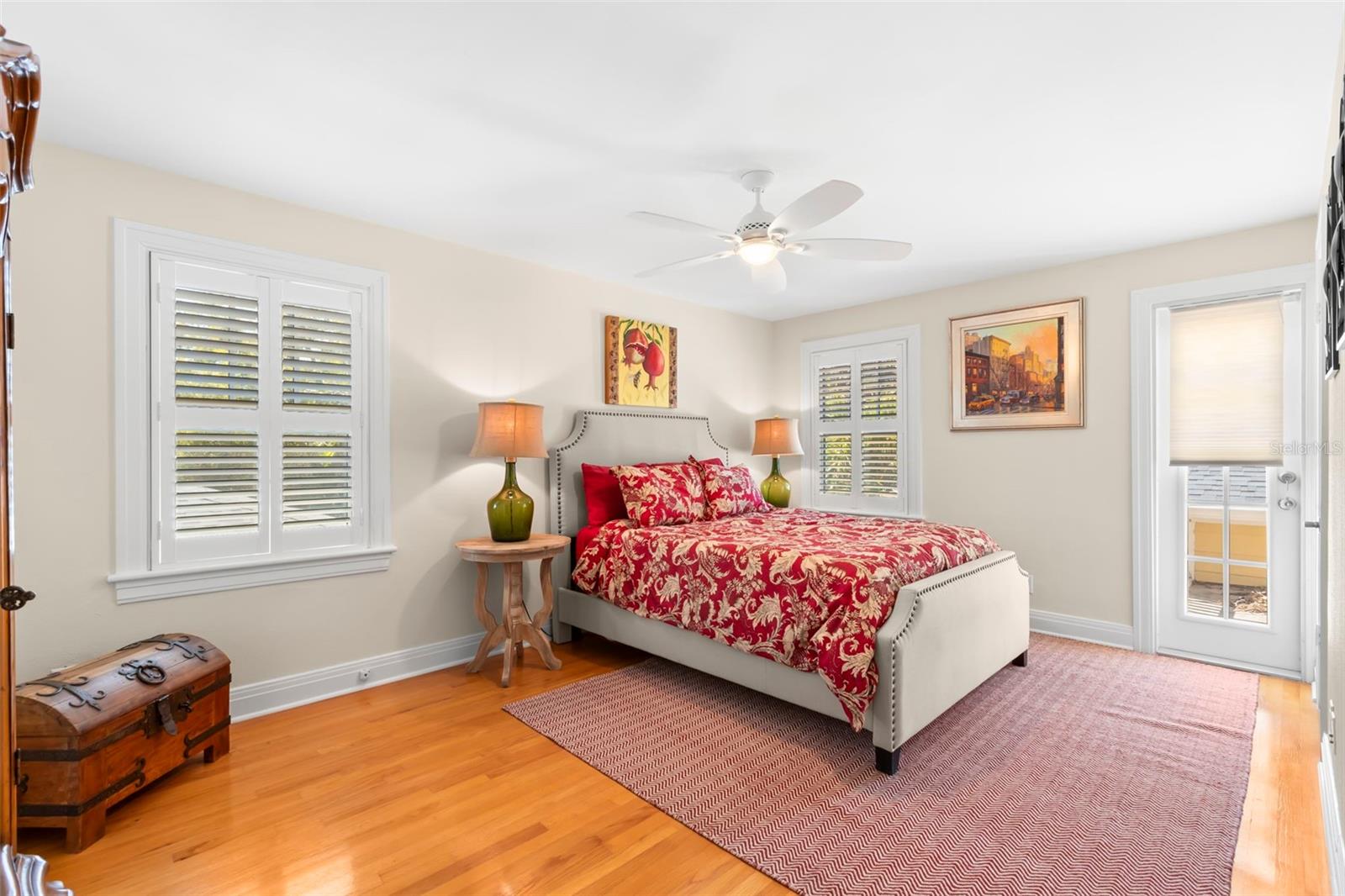 556 21ST AVE NE, ST PETERSBURG, FL, 33704