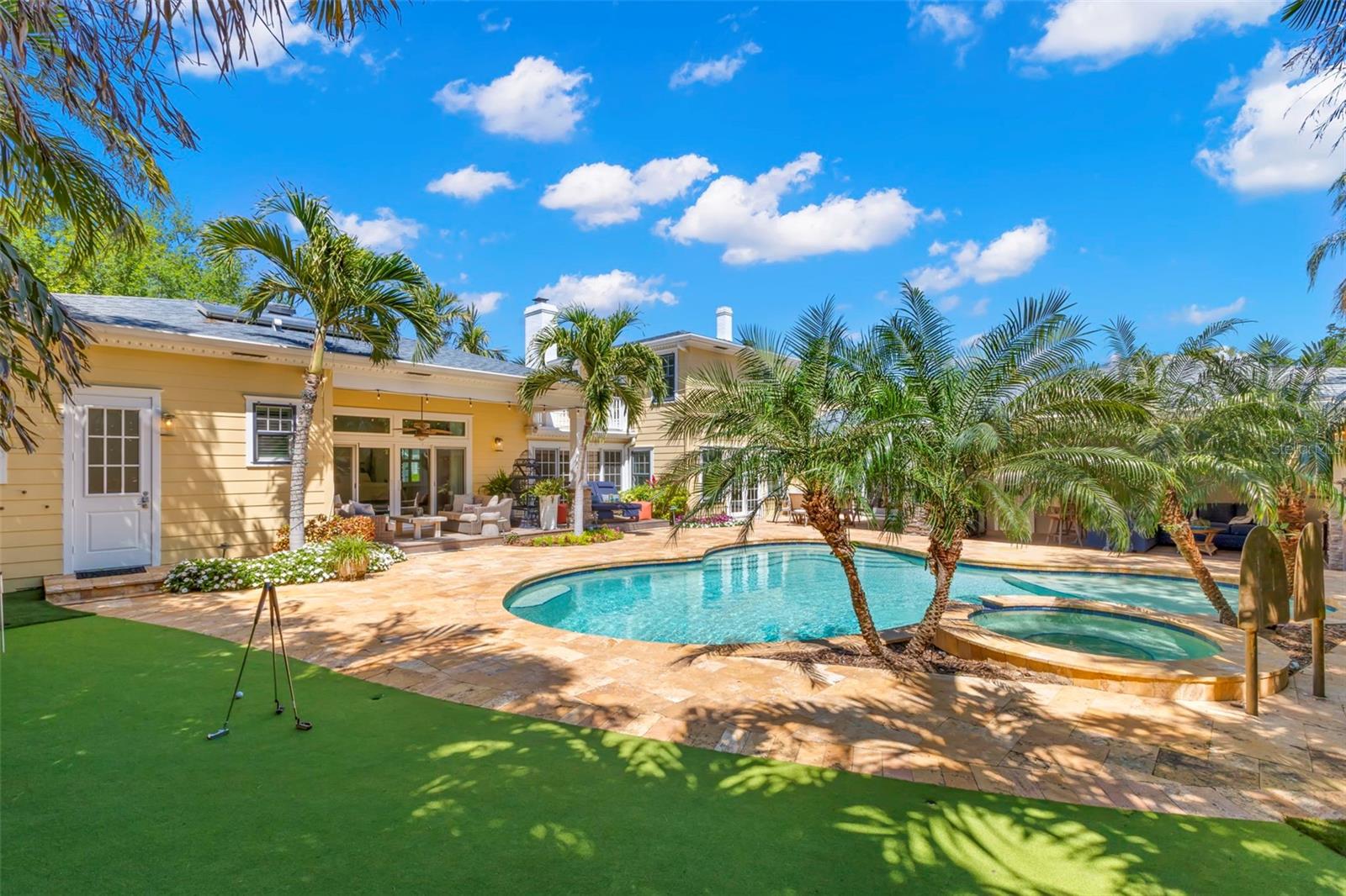 556 21ST AVE NE, ST PETERSBURG, FL, 33704