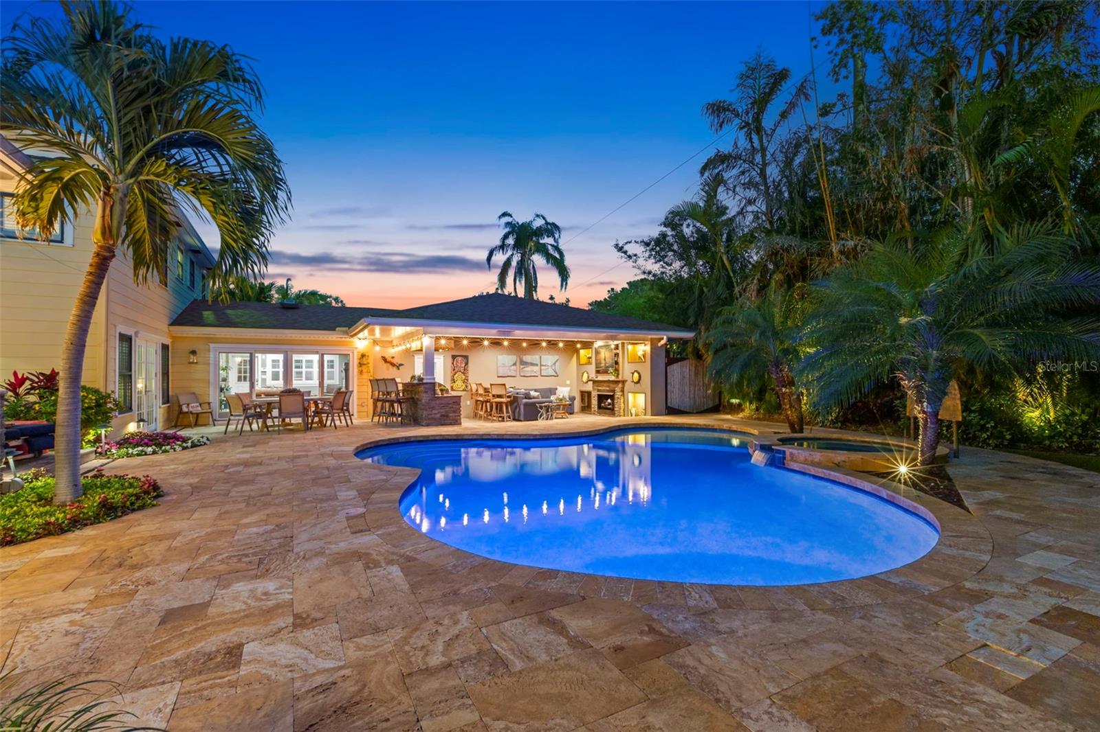 556 21ST AVE NE, ST PETERSBURG, FL, 33704