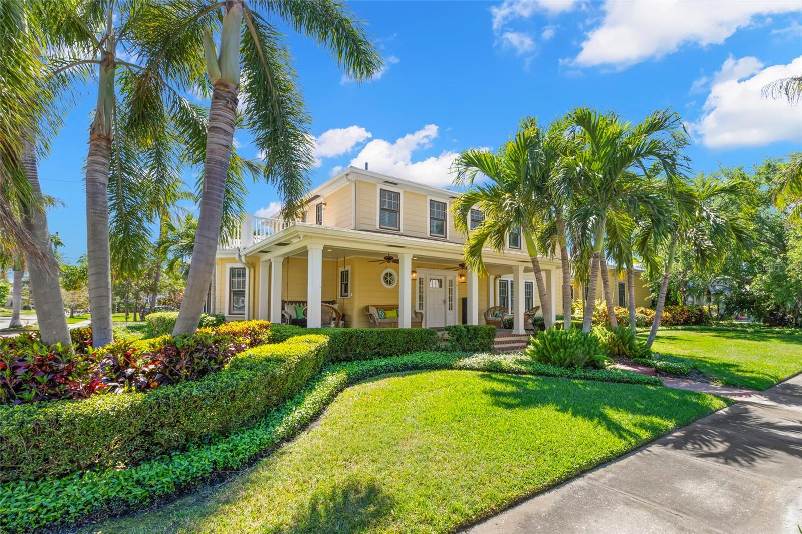 556 21ST AVE NE, ST PETERSBURG, FL, 33704