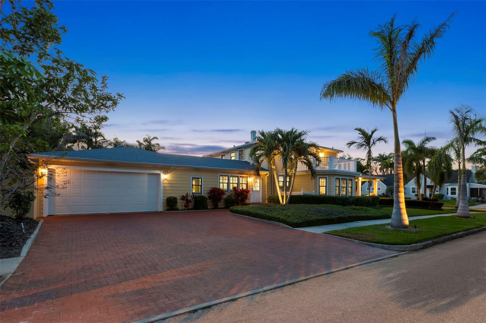 556 21ST AVE NE, ST PETERSBURG, FL, 33704