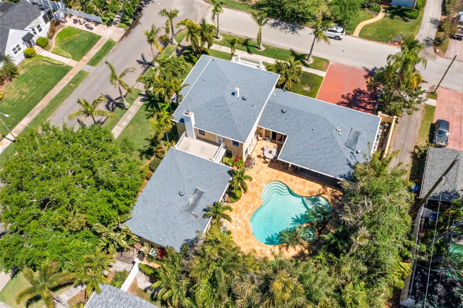 556 21ST AVE NE, ST PETERSBURG, FL, 33704