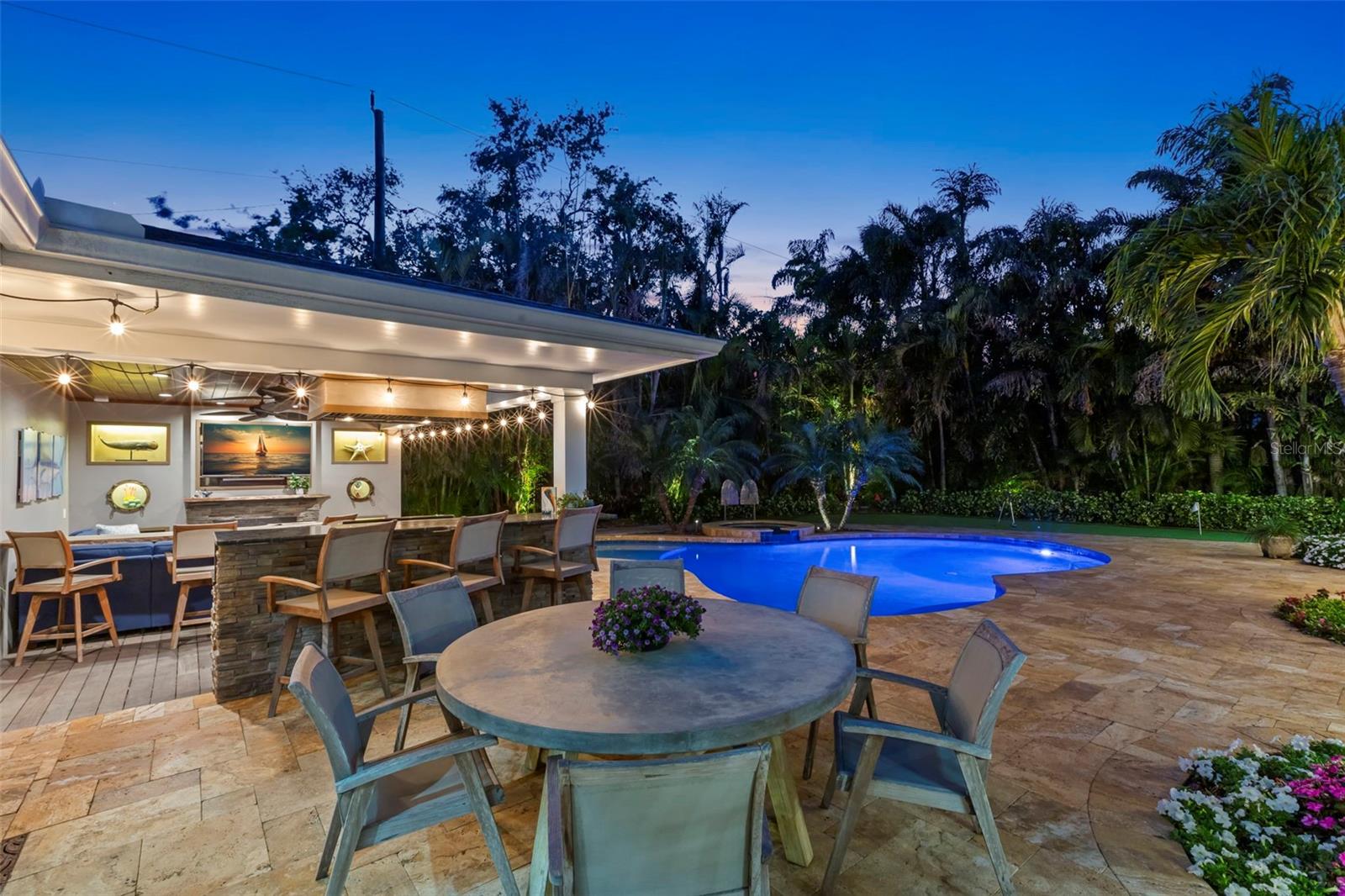 556 21ST AVE NE, ST PETERSBURG, FL, 33704