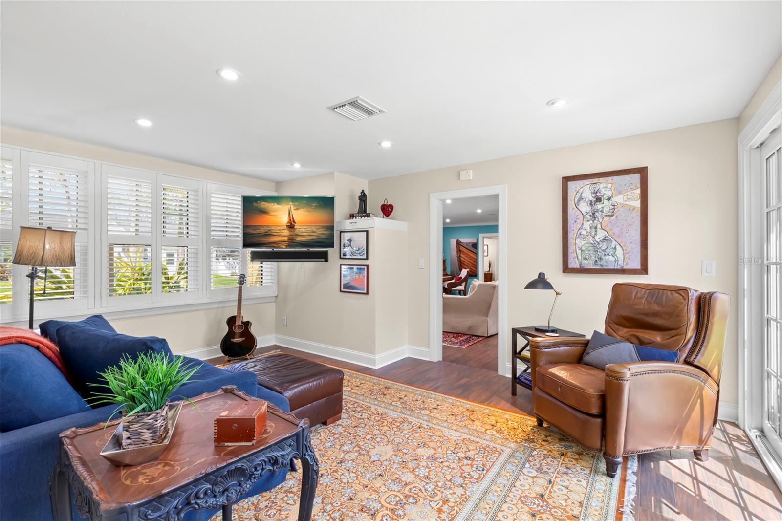 556 21ST AVE NE, ST PETERSBURG, FL, 33704