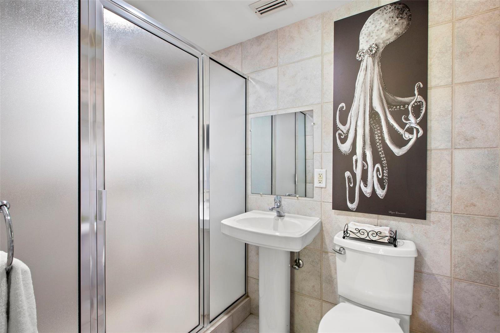 556 21ST AVE NE, ST PETERSBURG, FL, 33704