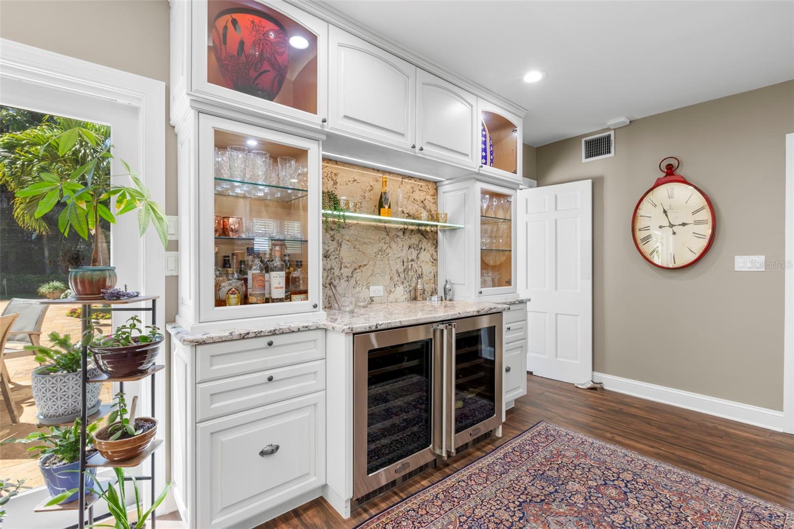 556 21ST AVE NE, ST PETERSBURG, FL, 33704