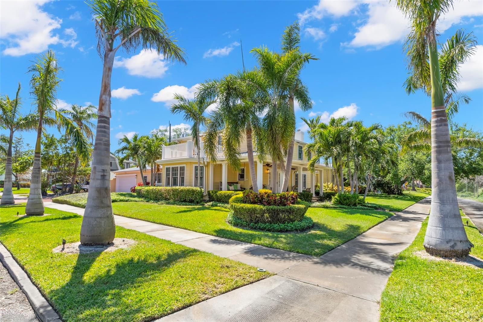 556 21ST AVE NE, ST PETERSBURG, FL, 33704