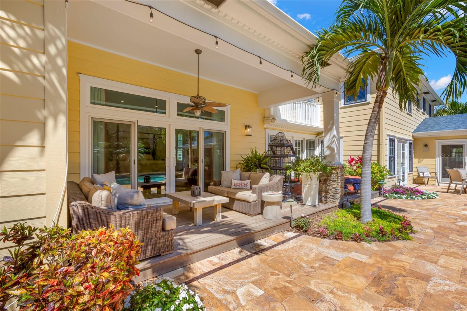 556 21ST AVE NE, ST PETERSBURG, FL, 33704