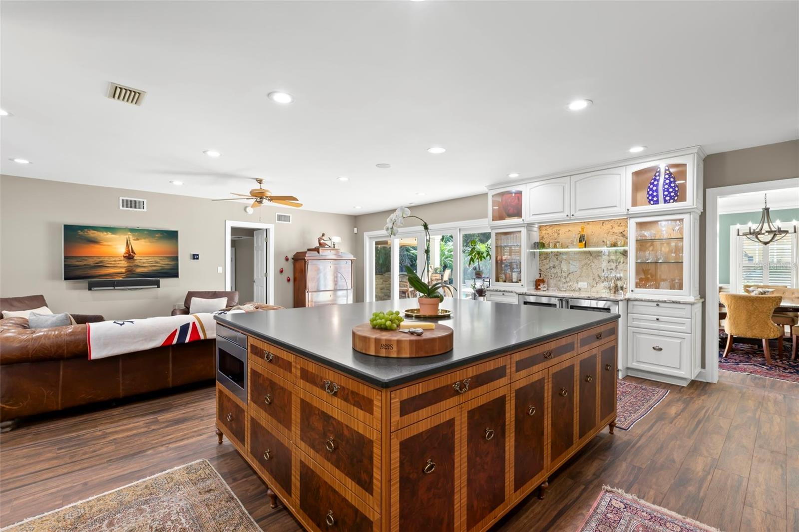 556 21ST AVE NE, ST PETERSBURG, FL, 33704